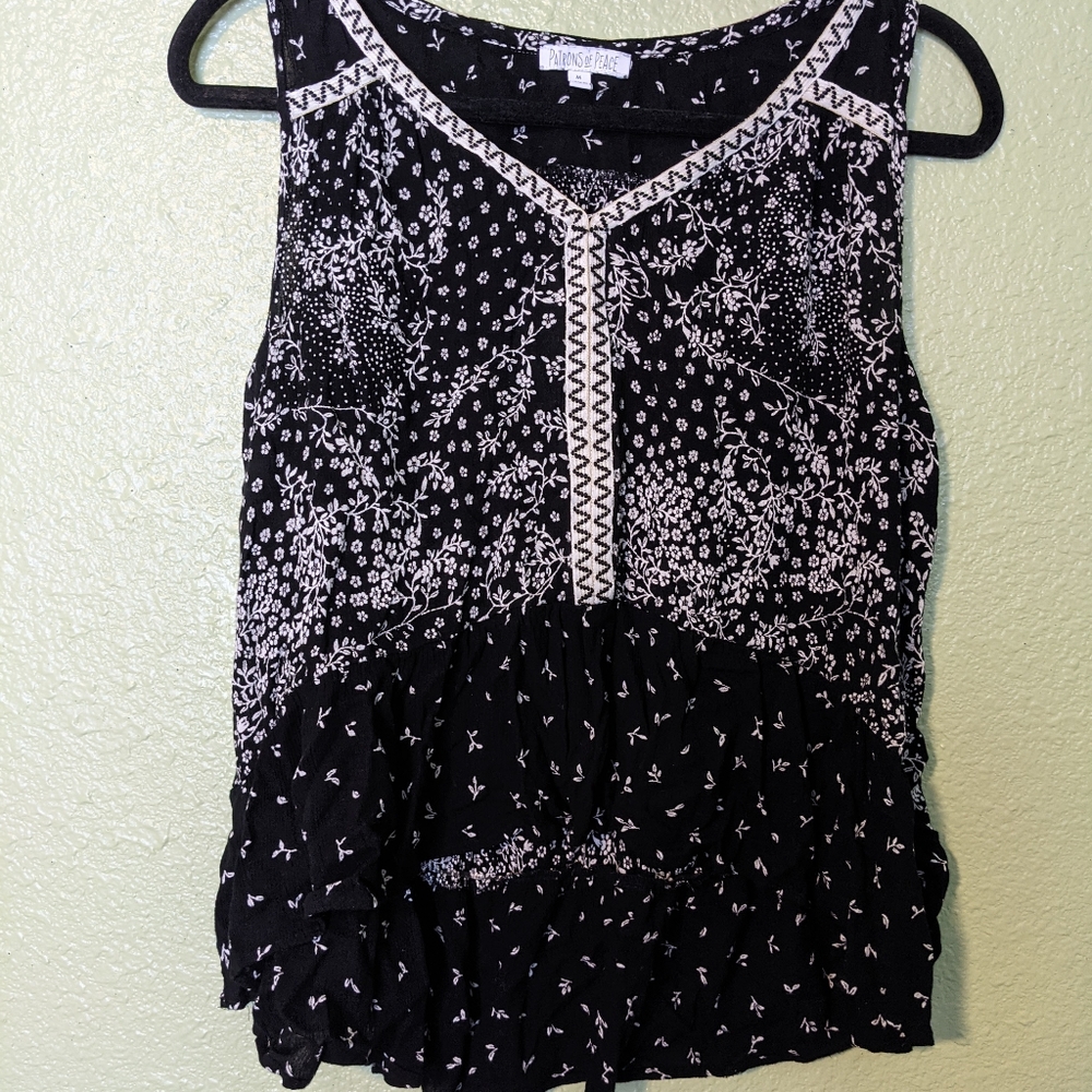 FLORAL BLACK & WHITE TANK TOP